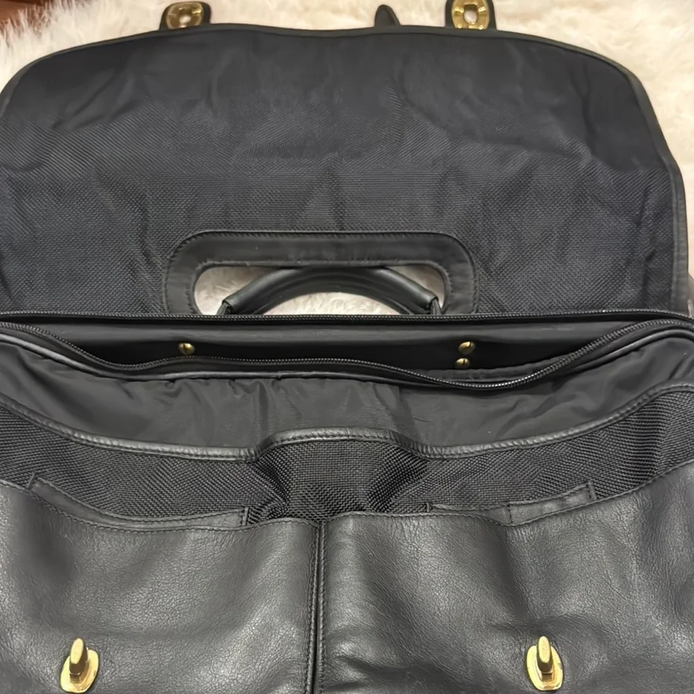 Vintage Coach Black Leather Men’s Briefcase pre-owned.